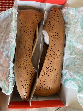 Women's Tan Laser-Cut Pointed Toe Flats